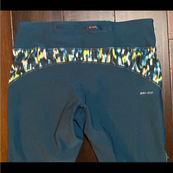 Nike Leggings   - Picture 3 of 4